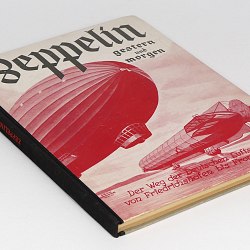 Graf Zeppelin Book w/46 photos Hindenburg LZ 127 Brazil Tokyo Berlin